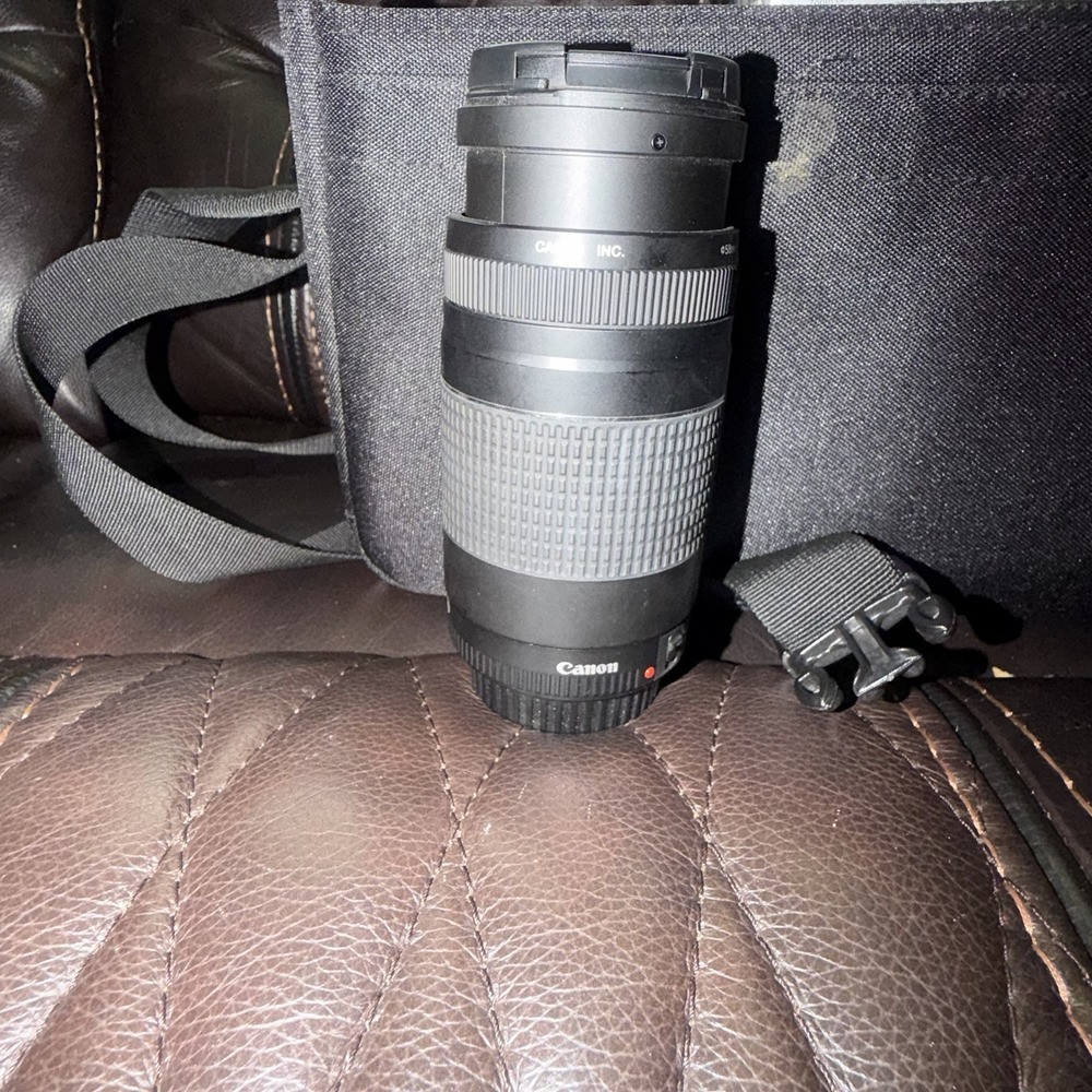 Canon EF 75-300mm f/4-5.6 III Telephoto Zoom Lens AF MF